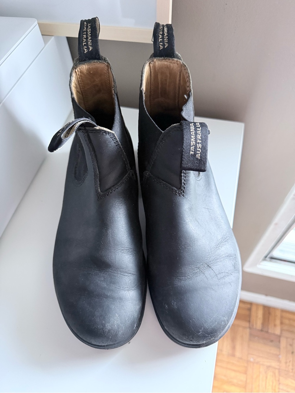 Blundstone Black Leather Chelsea Boots women size 9